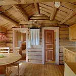 Charming With Old Timber, Fireplace & Views Dom wakacyjny