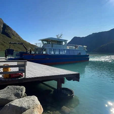 Vakantiehuis Charming With Old Timber, Fireplace & Views *